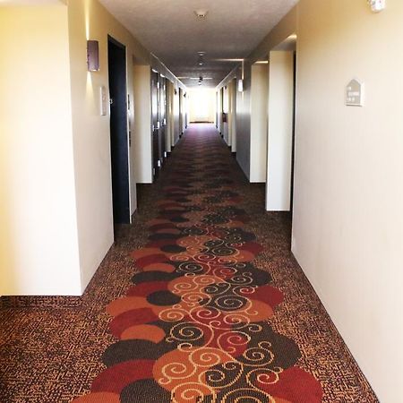 The Edgewood Hotel And Suites Fairbury Extérieur photo