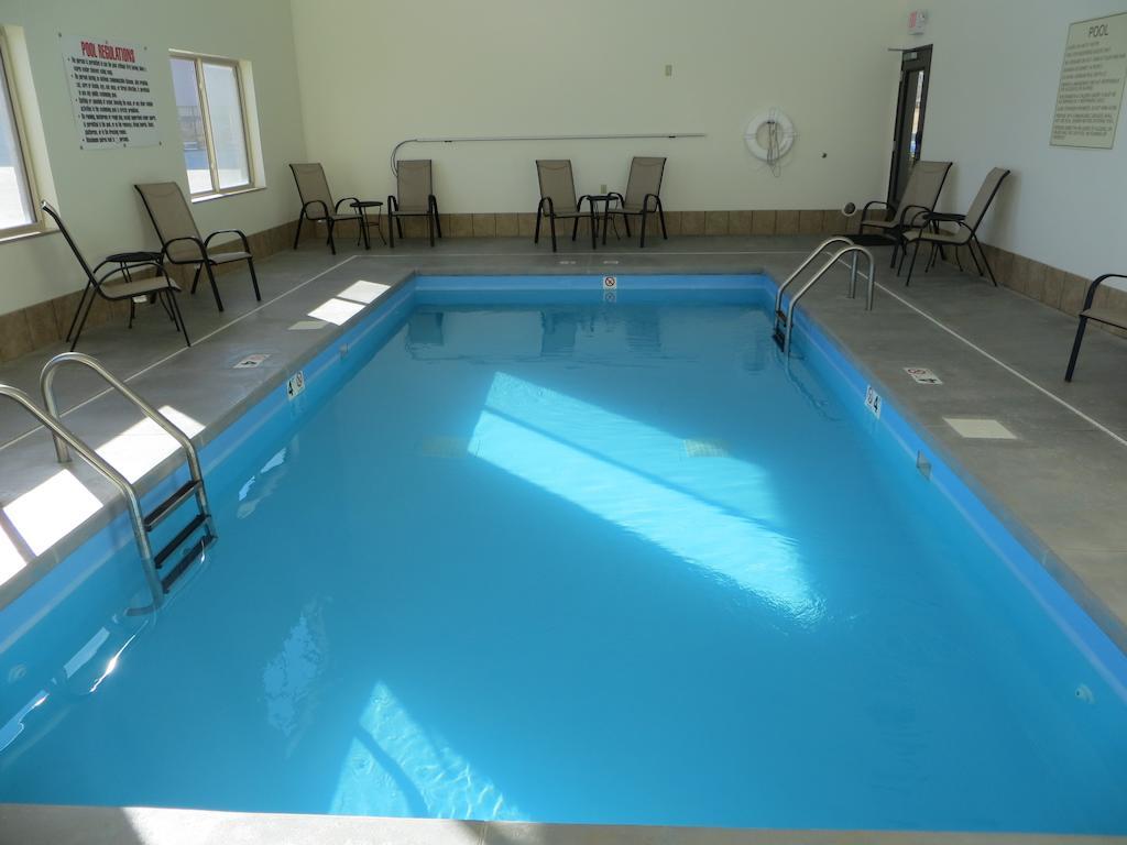 The Edgewood Hotel And Suites Fairbury Extérieur photo