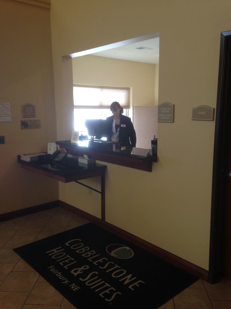The Edgewood Hotel And Suites Fairbury Extérieur photo