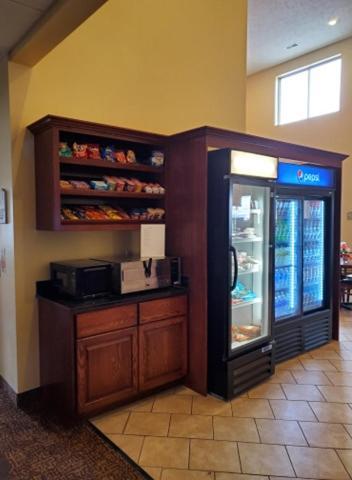 The Edgewood Hotel And Suites Fairbury Extérieur photo