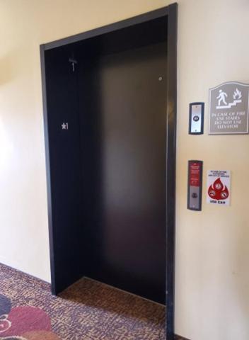 The Edgewood Hotel And Suites Fairbury Extérieur photo