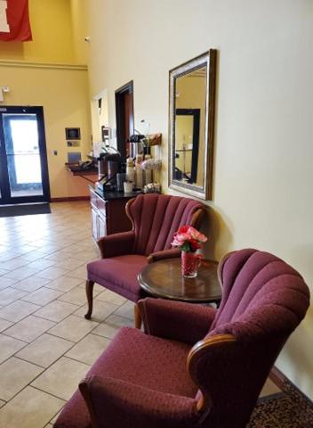 The Edgewood Hotel And Suites Fairbury Extérieur photo